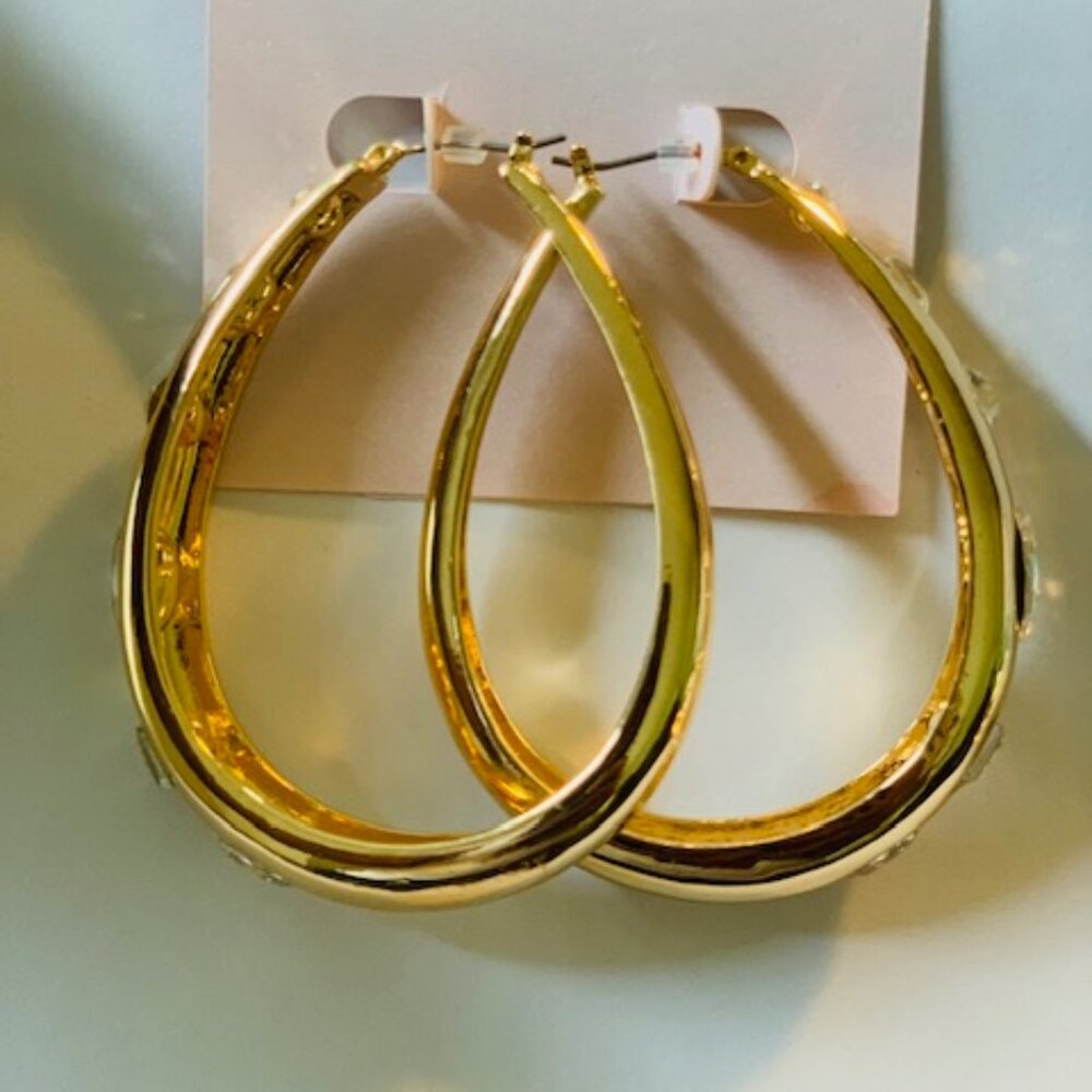 Daisy Fuentes Gold Color Earrings with Diamonds